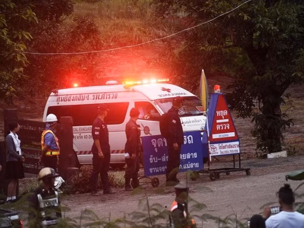 Rescate en cueva de Tailandia: evacuan a cuatro niños más ảnh 1