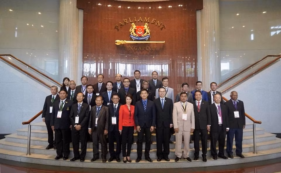 ASEAN firma Declaración Singapur sobre entorno sostenible ảnh 1