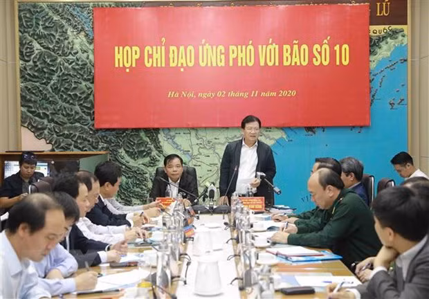 Instan a garantizar seguridad de barcos y personas en Vietnam ante el súper tifón Goni ảnh 1