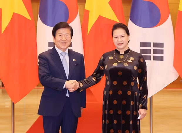 Dirigentes parlamentarios de Vietnam y Corea del Sur expresan disposición de fortalecer relaciones ảnh 1