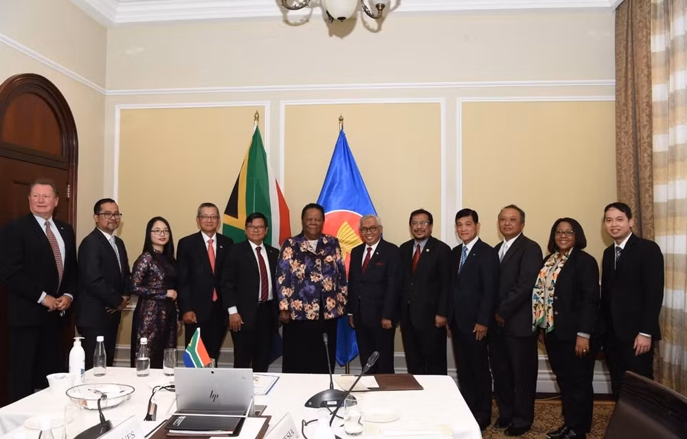 Destacan significado de firma de Cuba, Sudáfrica y Colombia en Tratado de Amistad y Cooperación con ASEAN ảnh 1