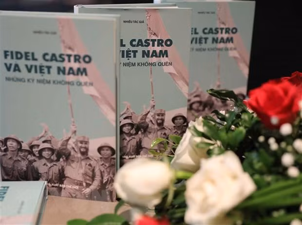 Presentan el libro “Fidel Castro y Vietnam - Recuerdos Inolvidables” ảnh 1
