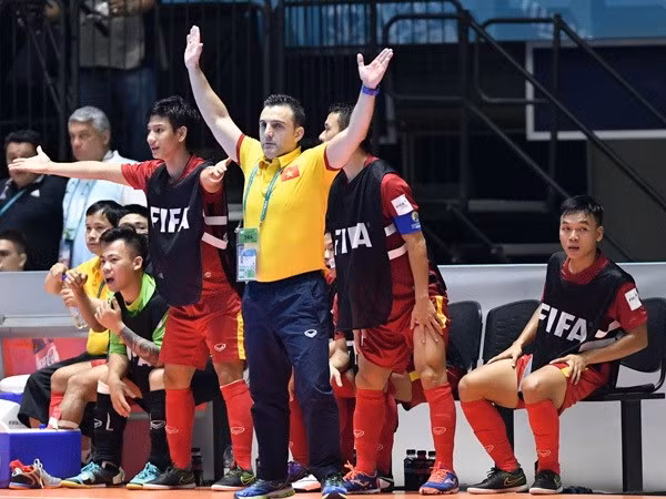 Técnico español Bruno García dice adiós a selección vietnamita de fútbol sala ảnh 1