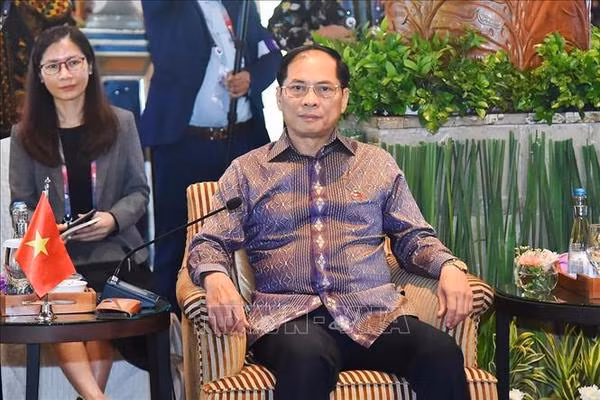 Reunión AMM-56: ASEAN impulsa paz, estabilidad y cooperación regional ảnh 2