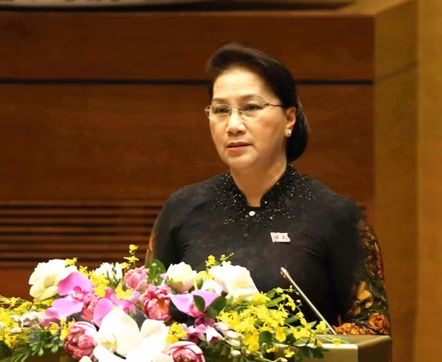 Presidenta de la Asamblea Nacional de Vietnam parte rumbo a China para visita oficial ảnh 1
