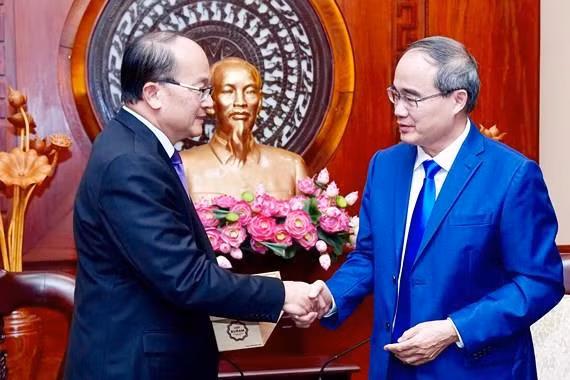 Promueven colaboración entre Ciudad Ho Chi Minh y Singapur en desarrollo urbano ảnh 1