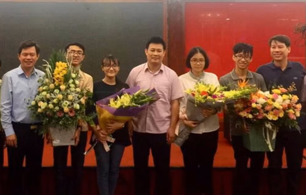 Ganan estudiantes vietnamitas medallas en Olimpiada Internacional de Biología 2019 ảnh 1