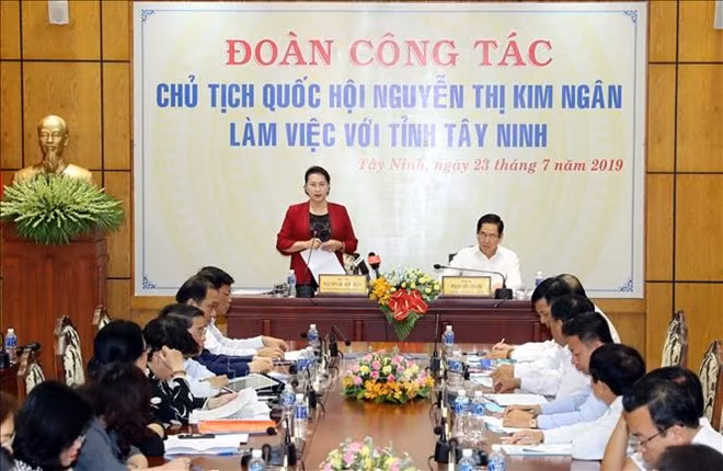 Presidenta parlamentaria vietnamita en visita de trabajo en Tay Ninh ảnh 1