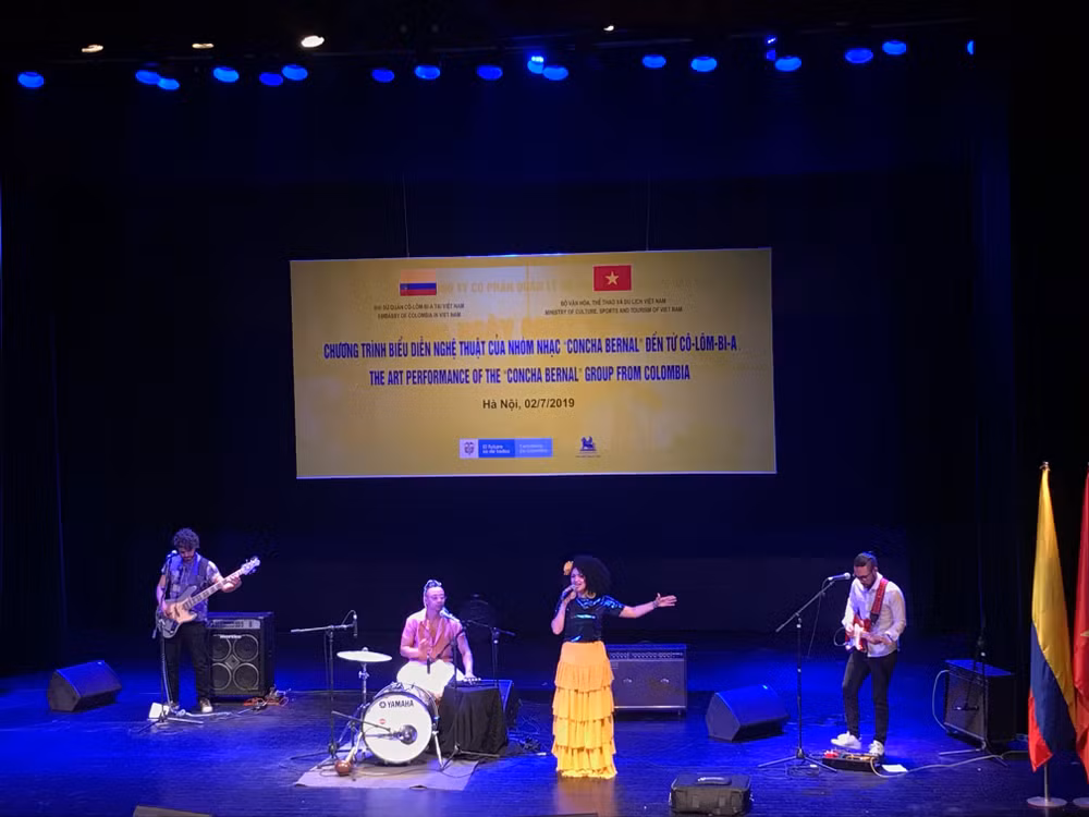 Impresionante noche musical impulsa relaciones entre Vietnam y Colombia ảnh 2