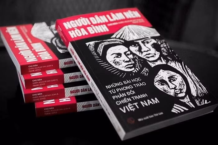Presentan en Hanoi libro sobre movimientos en EE.UU. contra la guerra en Vietnam ảnh 1