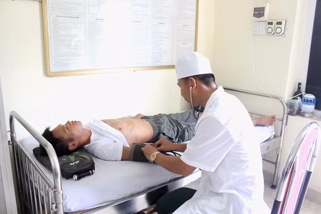 Entregan a China pescador accidentado en Mar de Vietnam ảnh 1