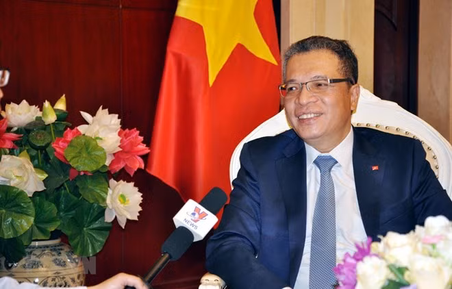 Embajador vietnamita destaca avances significativos en la cooperación con China ảnh 1