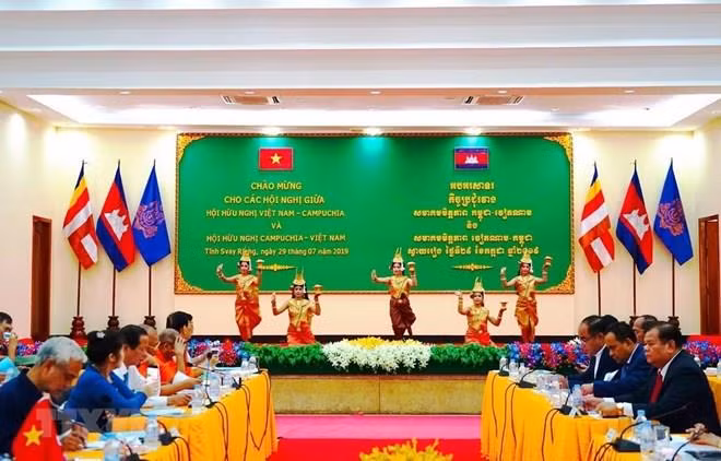 Profundizan Vietnam y Camboya nexos de amistad ảnh 1