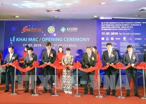 Efectúan en Vietnam Exposiciones sobre Tecnología Eléctrica y Energía ảnh 1