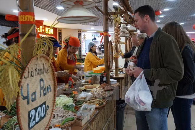 Festival gastronómica vietnamita atrae interés de visitantes rusos ảnh 1
