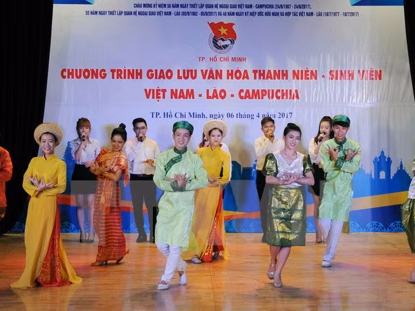 Localidad laosiana adquiere experiencias vietnamitas en organización de consejo popular ảnh 1