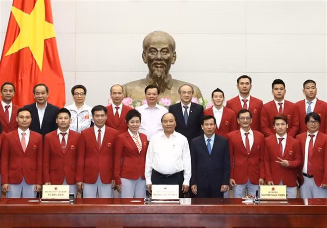 Premier vietnamita resalta hazañas del deporte nacional en SEA Games 29 ảnh 1