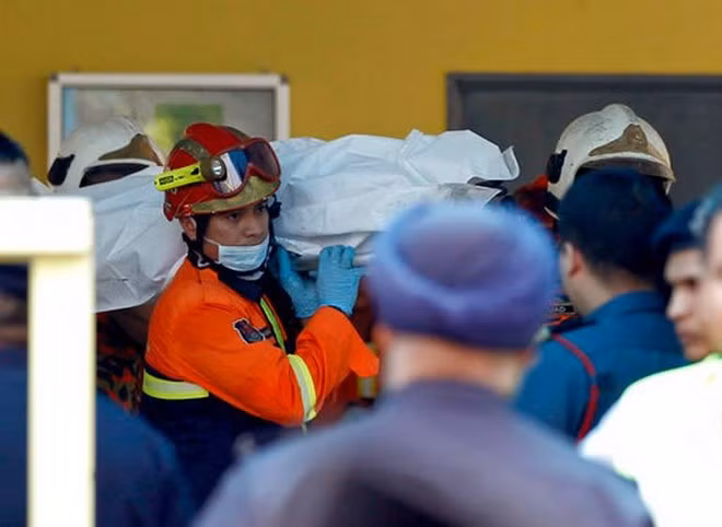 Malasia: Incendio en escuela musulmana deja 24 muertos ảnh 1