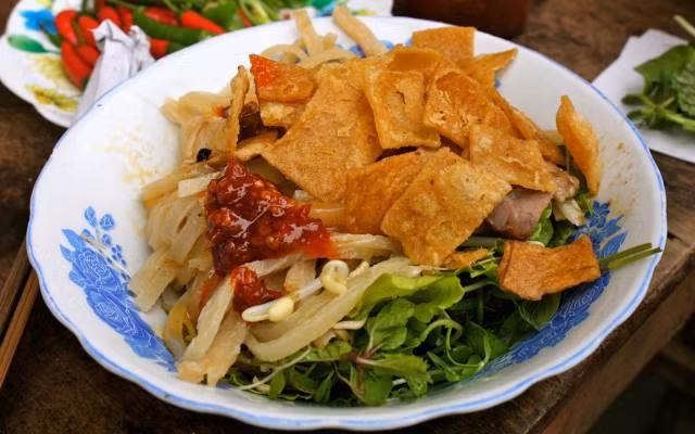 Cao Lau, una delicia culinaria de Hoi An ảnh 1