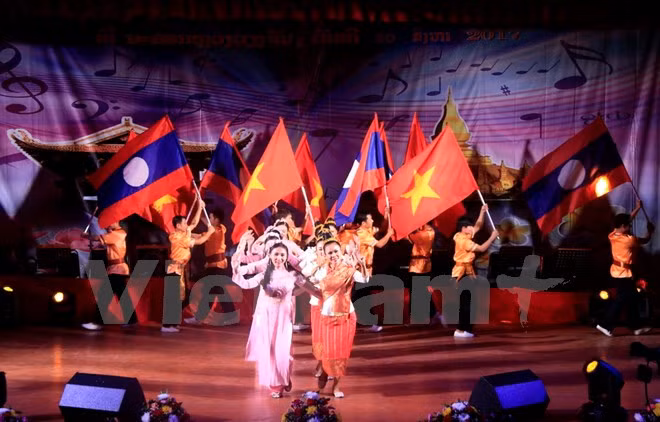 Celebran concurso de canciones sobre la solidaridad especial Vietnam- Laos ảnh 1