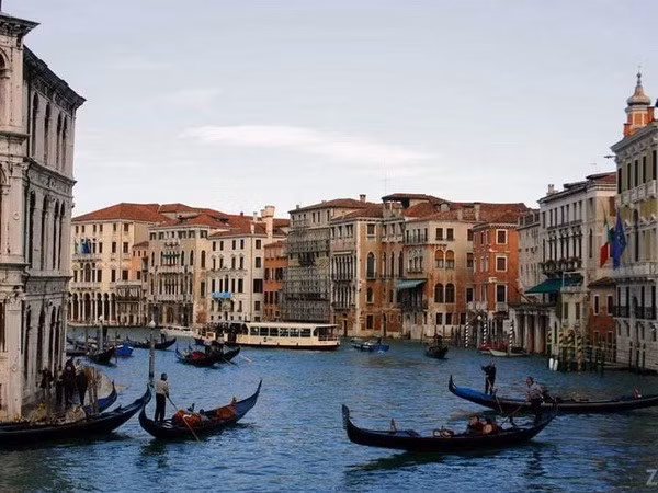 Festejan días culturales de Vietnam en Venecia ảnh 1