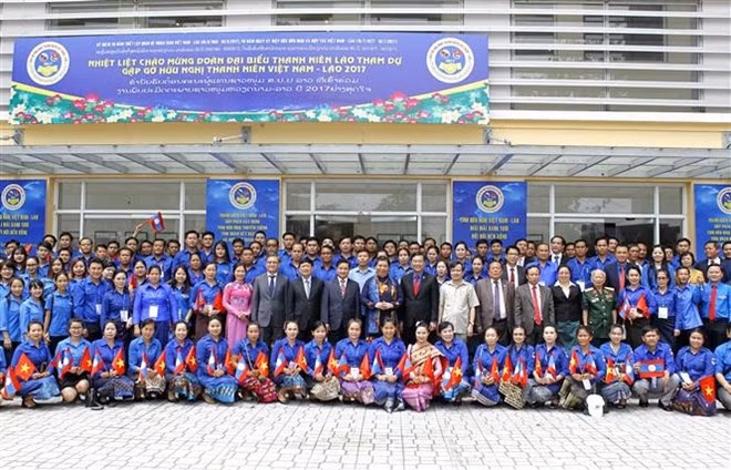 Uniones juveniles de Vietnam y Laos firman acuerdo de cooperación ảnh 1