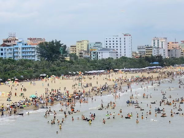 En alza llegada de turistas a provincia vietnamita en días feriados ảnh 1 En alza llegada de turistas a provincia vietnamita en días feriados ảnh 1