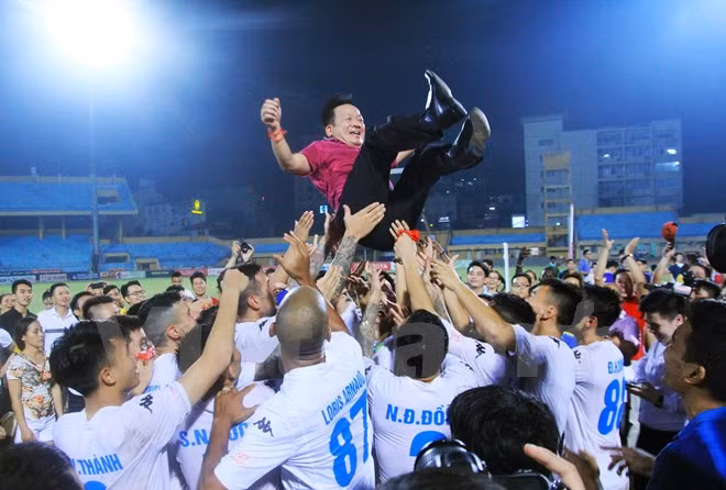 Hanoi T&T se proclamó campeón de liga de fútbol de Vietnam ảnh 1
