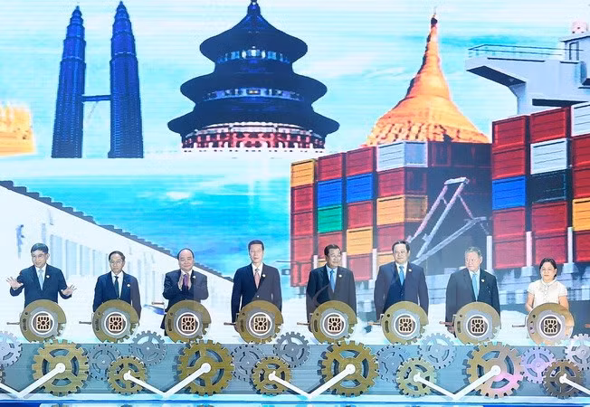 Premier de Vietnam expresa su apoyo a la cooperación entre China y ASEAN ảnh 1