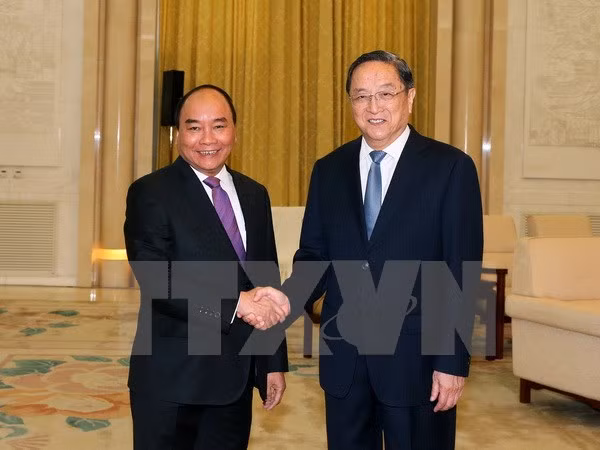Premier de Vietnam apoya cooperación con organizaciones de masas de China ảnh 1