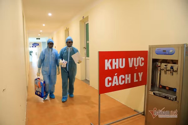 Experimenta Vietnam cuarentena de siete días a viajeros vacunados contra COVID-19 ảnh 1
