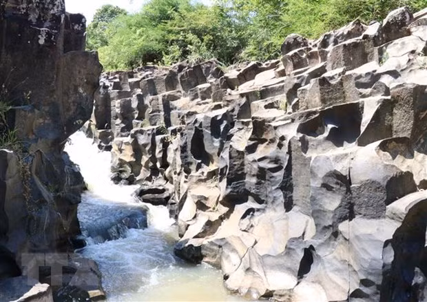 Descubren arroyo con rocas de más de 100 millones de años en provincia vietnamita ảnh 1