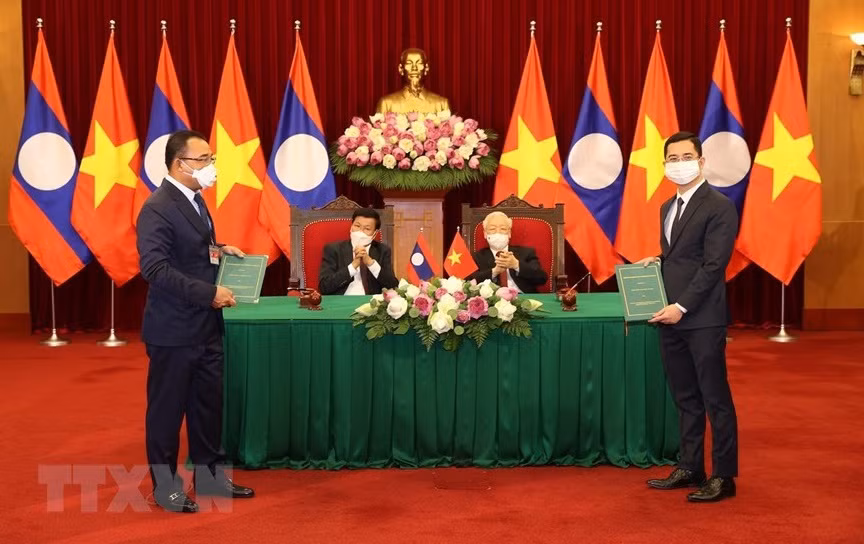 Fabricante de automóviles vietnamita VinFast ampliará su red de concesionarios a Laos ảnh 1