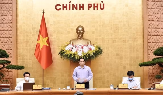 Premier vietnamita preside reunión gubernamental sobre elaboración de leyes ảnh 1
