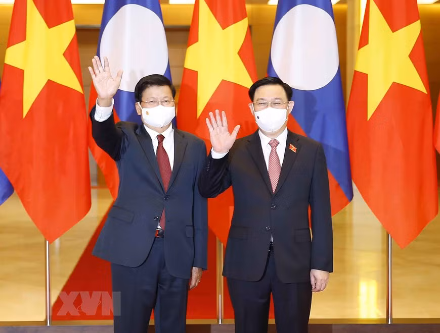 Alaban relaciones de amistad, solidaridad y cooperación entre Vietnam y Laos ảnh 1