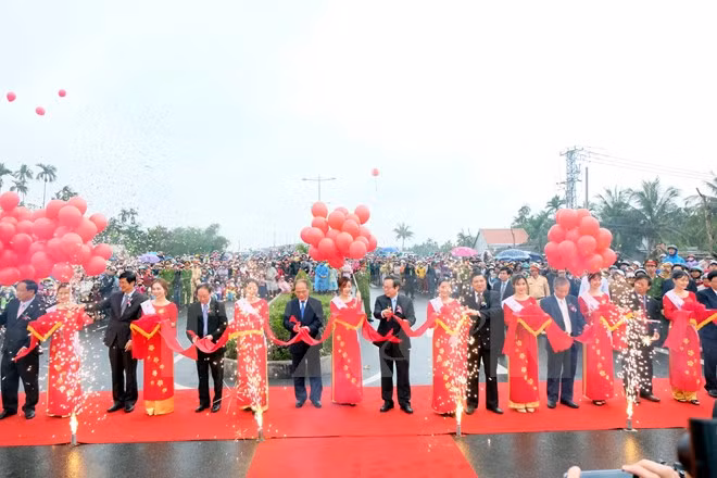En funcionamiento puente Cua Dai en Quang Nam ảnh 1