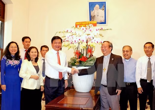 Autoridad de Ho Chi Minh felicita a fieles católicos en ocasión de la Pascua ảnh 1