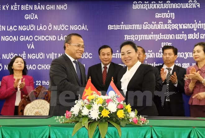 Nexos en labores sobre coterráneos en ultramar:factor impulsor de lazos Vietnam-Laos ảnh 1