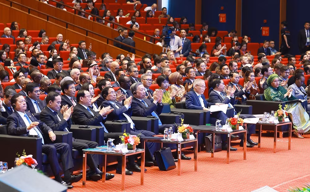 vna-potal-khai-mac-hoi-nghi-thuong-dinh-dien-dan-doi-tac-vi-tang-truong-xanh-va-muc-tieu-toan-cau-lan-thu-tu-7975985.jpg
