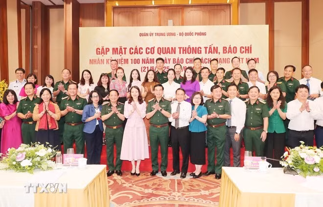 quan-uy-trung-uong-3-resize.jpg