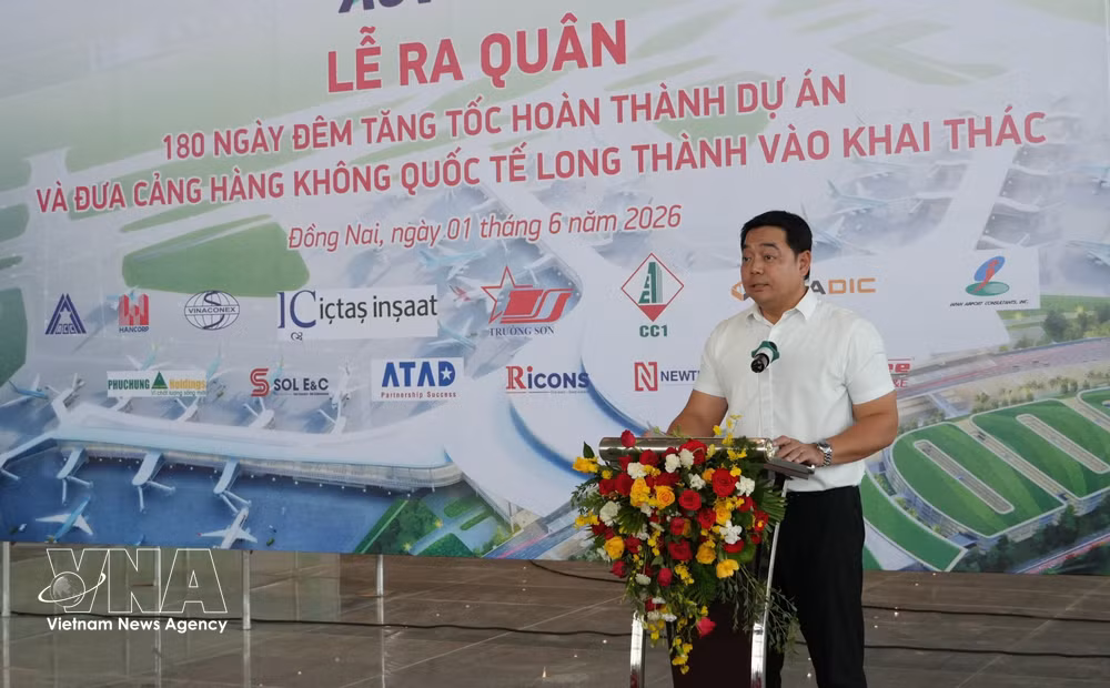vnanet-potal-ra-quan-180-ngay-dem-tang-toc-hoan-thanh-san-bay-long-thanh-8799059.jpg