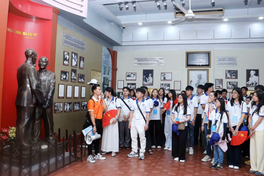 vna-potal-trai-he-viet-nam-2025-cung-nhau-viet-tiep-cau-chuyen-hoa-binh-tu-lich-su-hao-hung-cua-dan-toc-8147981.jpg