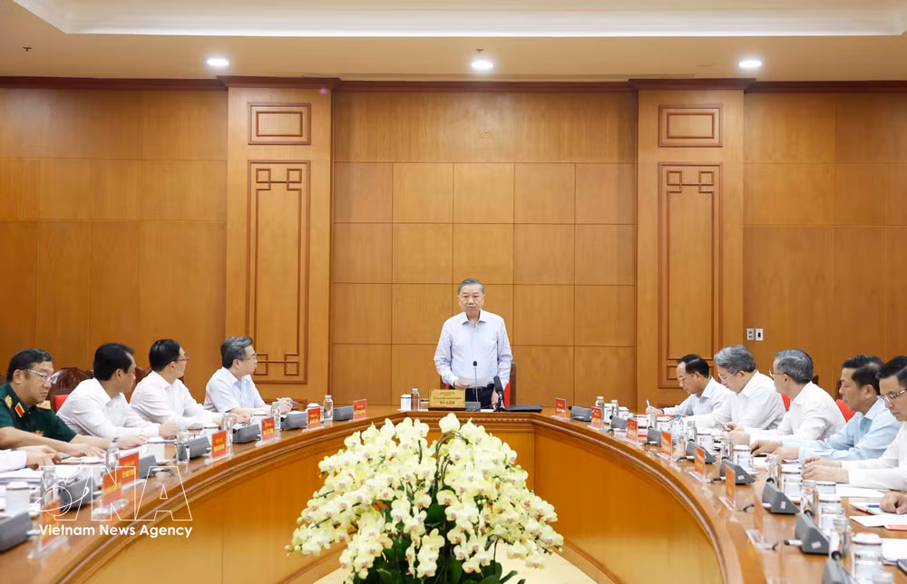 vnanet-potal-tong-bi-thu-chu-tich-nuoc-chu-tri-cuoc-lam-viec-ve-phong-chong-thien-tai-va-bien-doi-khi-hau-8856164.jpg