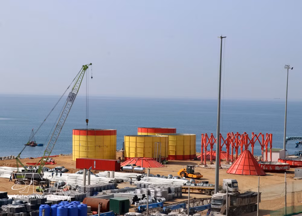vnanet-potal-le-ky-ket-hop-dong-dau-tu-kinh-doanh-du-an-nha-may-nhiet-dien-lng-ca-na-8693701.jpg