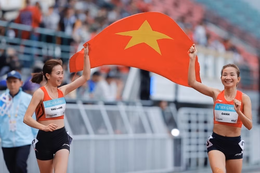 vna-potal-sea-games-33-nguyen-thi-oanh-gianh-hcv-noi-dung-3000m-vuot-chuong-ngai-vat-nu-8475274.jpg