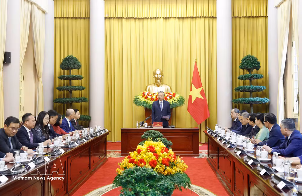 vnanet-potal-tong-bi-thu-chu-tich-nuoc-to-lam-chu-tri-le-trao-quyet-dinh-bo-nhiem-cho-5-dai-su-nuoc-chxh-viet-nam-tai-nuoc-ngoai-8730174.jpg