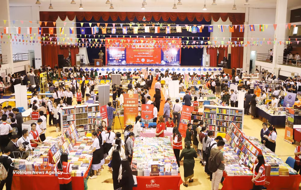 vnanet-le-hoi-sach-quoc-te-gan-ket-tinh-viet-lao-anh-em-8631544.jpg
