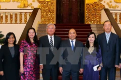 Premier de Vietnam se reúne con director regional de OMS