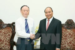 Premier de Vietnam valora proyecto chino de producción de paneles solares