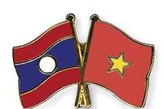 Visita delegación militar de alto nivel de Vietnam a Laos